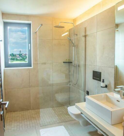 اتاق استاندارد, Aquacity Seasons