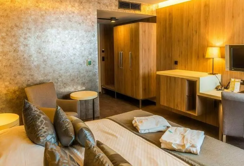 اتاق استاندارد, Aquacity Seasons