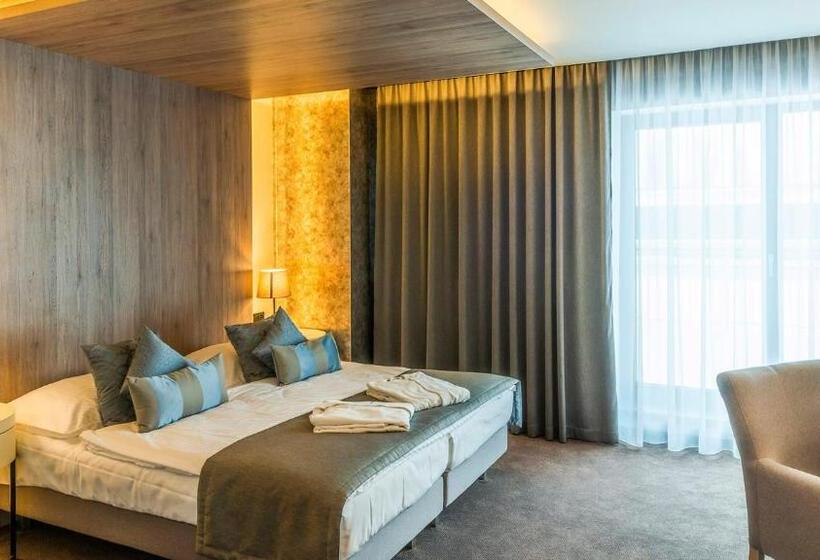 اتاق استاندارد, Aquacity Seasons