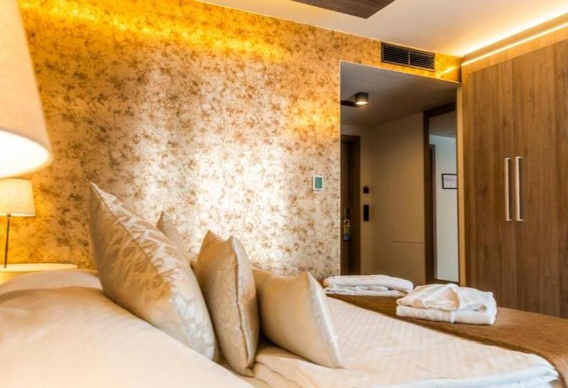 اتاق استاندارد, Aquacity Seasons