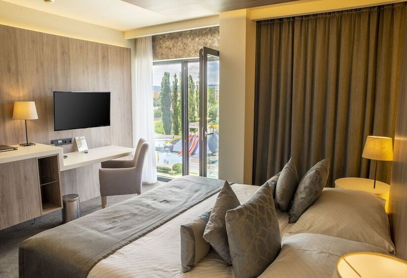 اتاق استاندارد, Aquacity Seasons