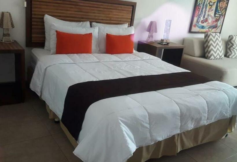 اتاق لوکس با چشمانداز دریا, Howard Johnson By Wyndham Montanita