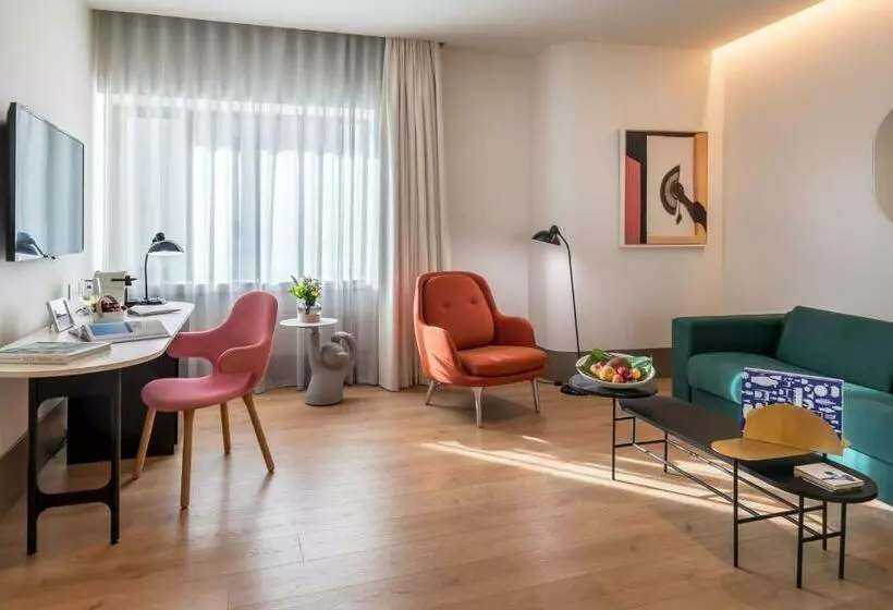 Juniorsvit, Barceló Torre De Madrid