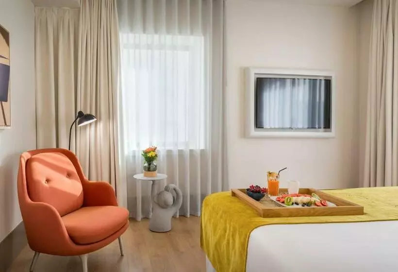 Juniorsvit, Barceló Torre De Madrid