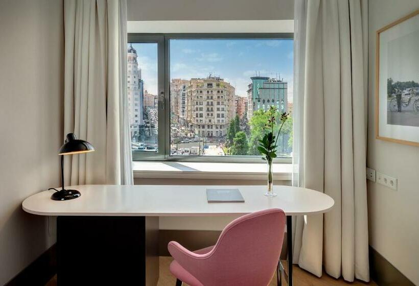 اتاق لوکس با چشمانداز شهر, Barcelo Torre De Madrid