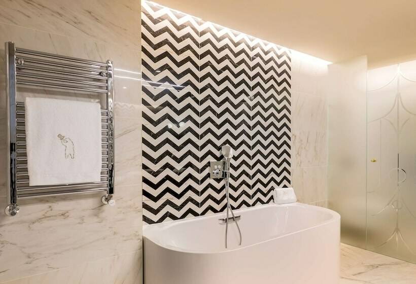 سوییت, Barcelo Torre De Madrid