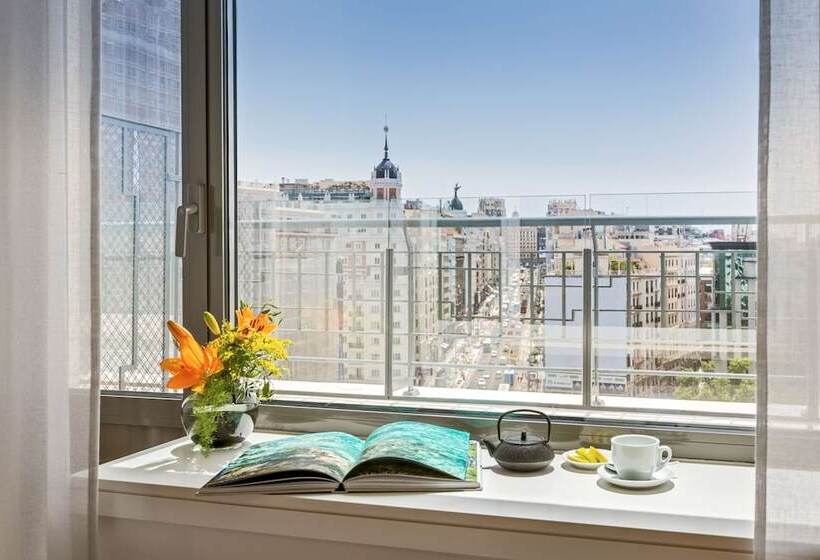 سوییت جونیور, Barcelo Torre De Madrid