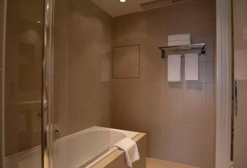 سوییت, Centro Capital Doha By Rotana