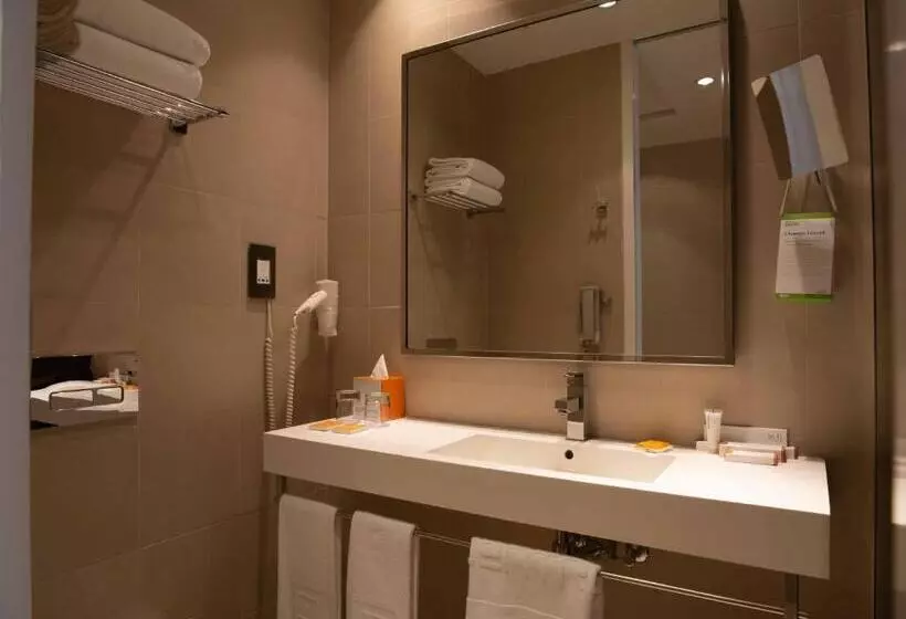سوییت, Centro Capital Doha By Rotana