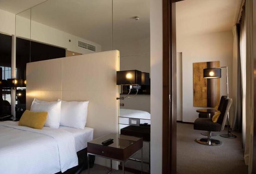 سوییت, Centro Capital Doha By Rotana