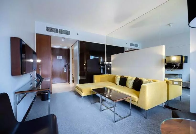 سوییت جونیور, Centro Capital Doha By Rotana