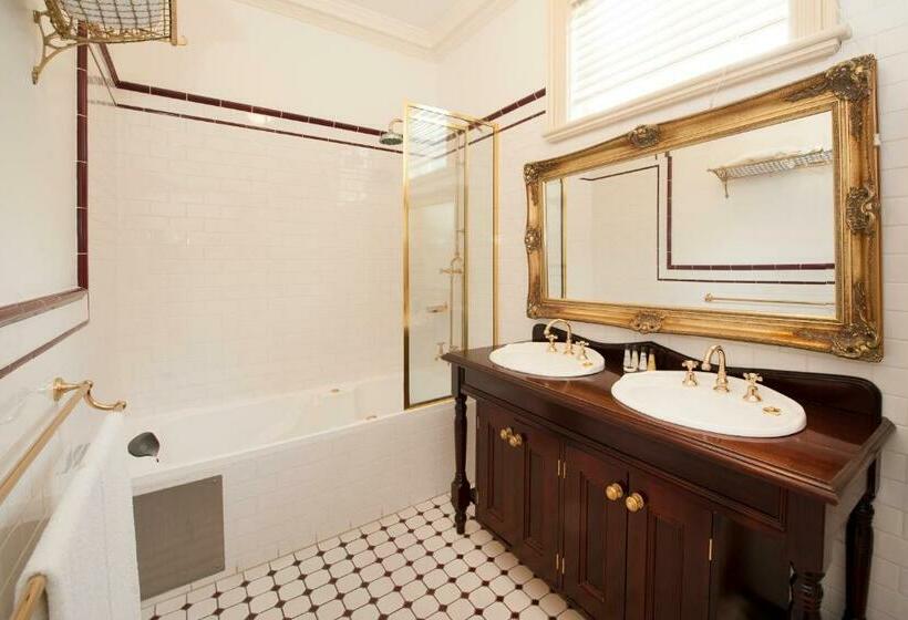 غرفة قياسية, Cobb & Co Court Boutique