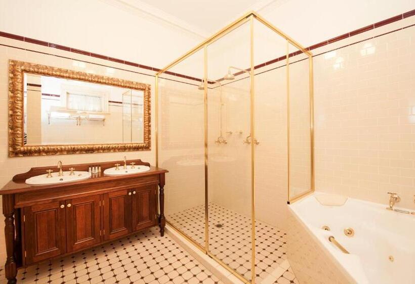 شقة ديلوكس غرفتين نوم, Cobb & Co Court Boutique