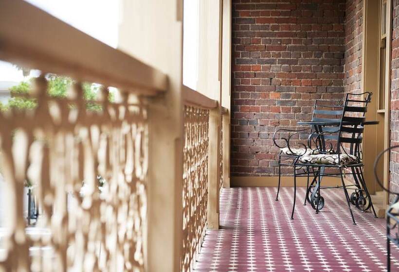 شقة ديلوكس غرفتين نوم, Cobb & Co Court Boutique