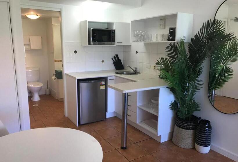 スタンダードスタジオ, Endless Summer Resort