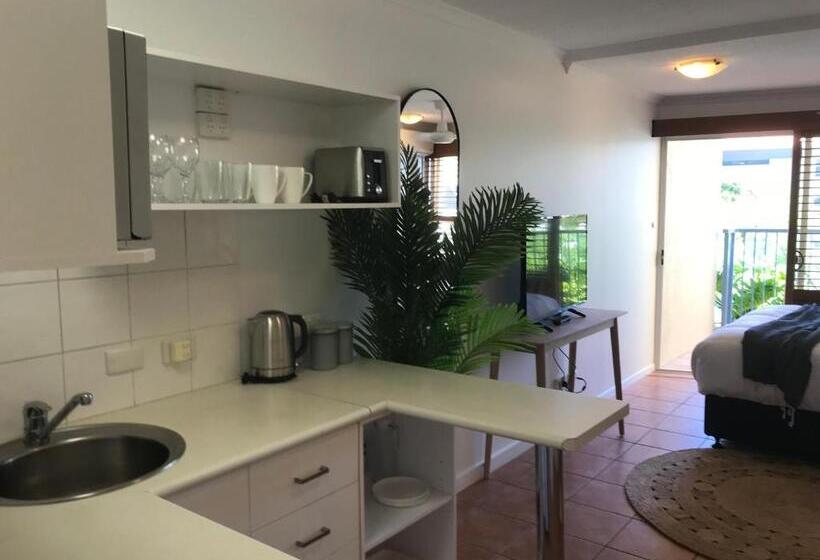 スタンダードスタジオ, Endless Summer Resort