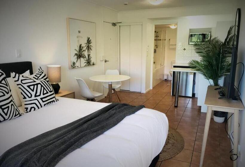 スタンダードスタジオ, Endless Summer Resort