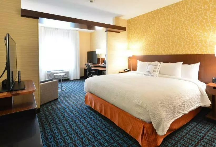 キングサイズベッドのスイートルーム, Fairfield Inn & Suites By Marriott Eau Claire/chippewa Falls