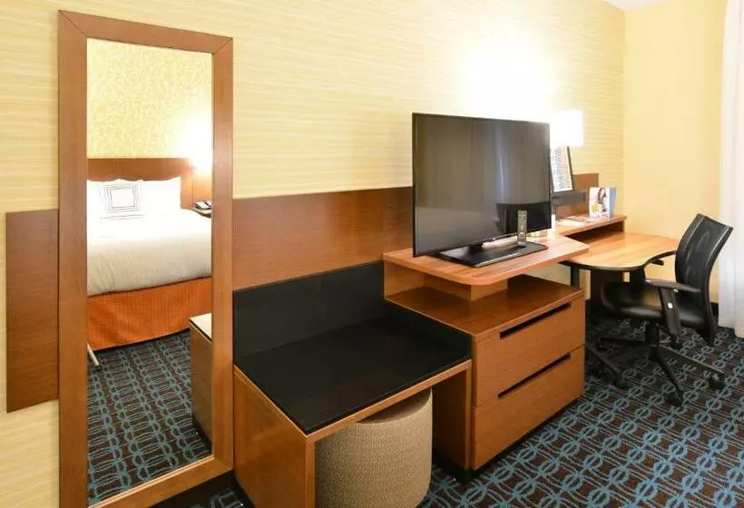 キングサイズベッドのスタンダードルーム, Fairfield Inn & Suites By Marriott Eau Claire/chippewa Falls