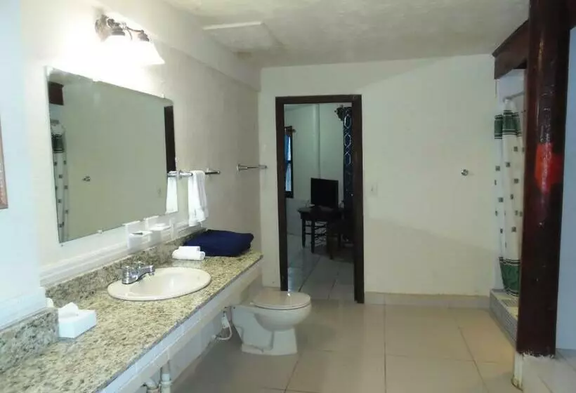 ویلای استاندارد 3 خوابه, Fosters West Bay Resort