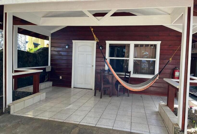 بانگلوی استاندارد, Fosters West Bay Resort