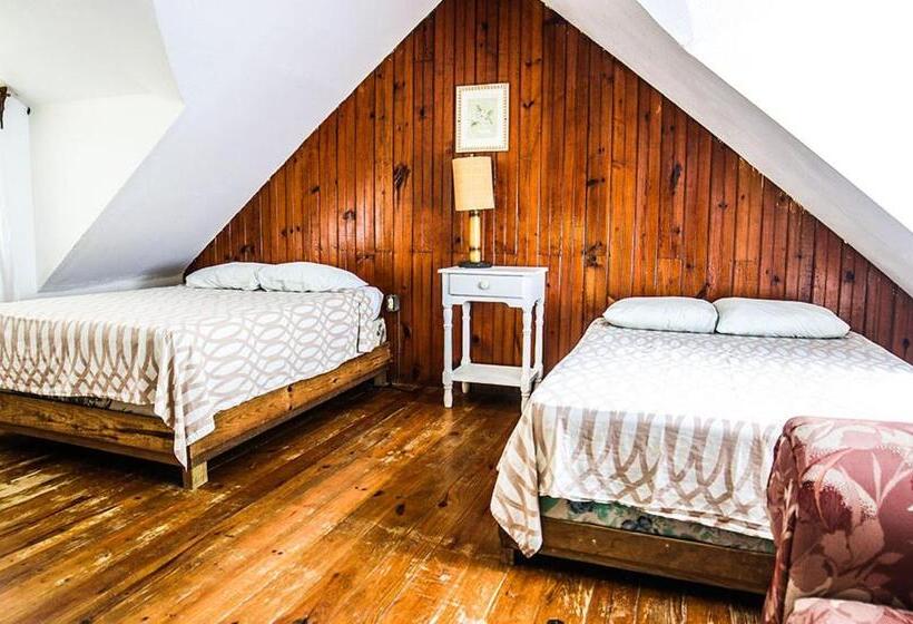 بانگلوی استاندارد 2 خوابه, Fosters West Bay Resort