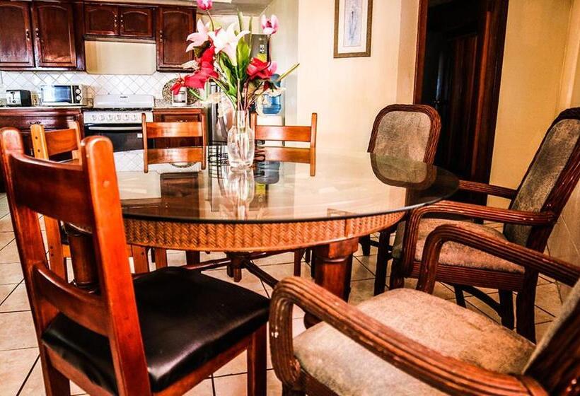 بانگلوی استاندارد 2 خوابه, Fosters West Bay Resort