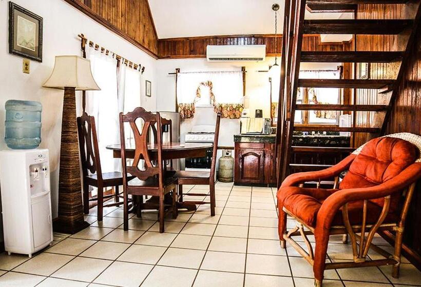 بانگلوی استاندارد 2 خوابه, Fosters West Bay Resort