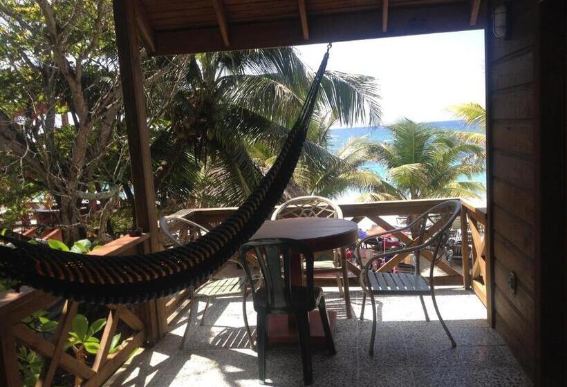 بانگلوی استاندارد 2 خوابه, Fosters West Bay Resort