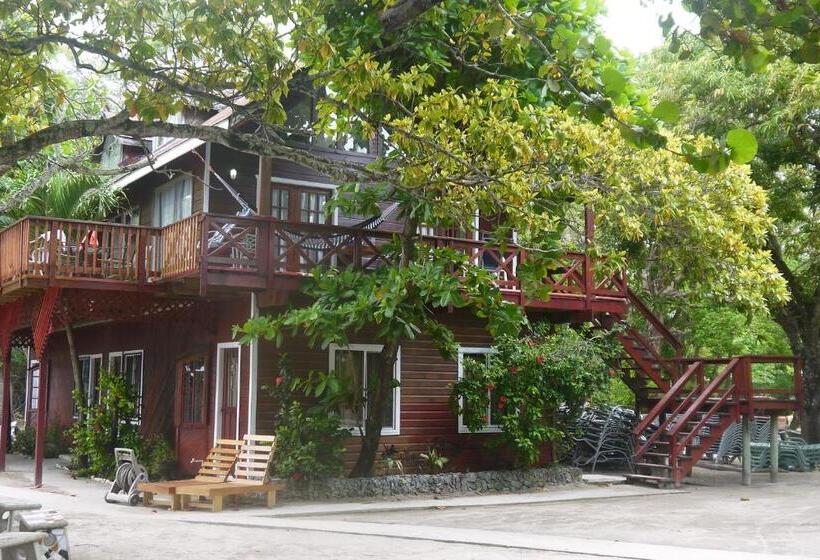 بانگلوی استاندارد 2 خوابه, Fosters West Bay Resort