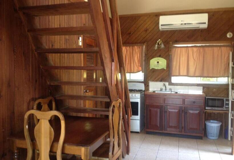 بانگلوی استاندارد 2 خوابه, Fosters West Bay Resort