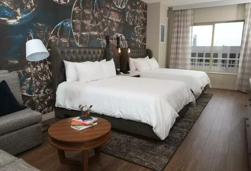 スイート, Indigo Naperville Riverwalk, An Ihg