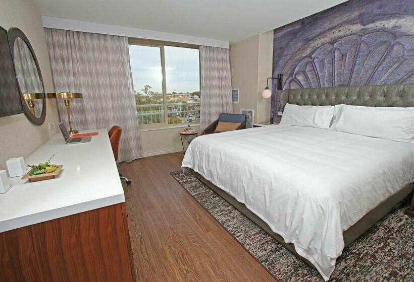 キングサイズベッドのデラックスルーム, Indigo Naperville Riverwalk, An Ihg