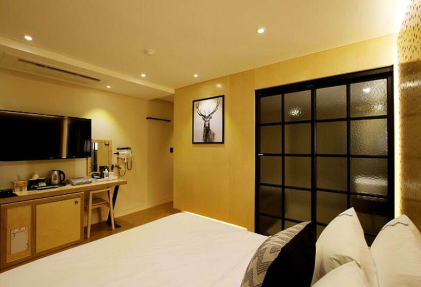 חדר דלוקס, Jeonju Mari