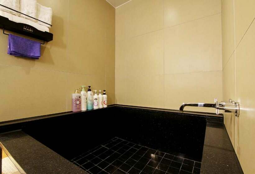 חדר דלוקס, Jeonju Mari