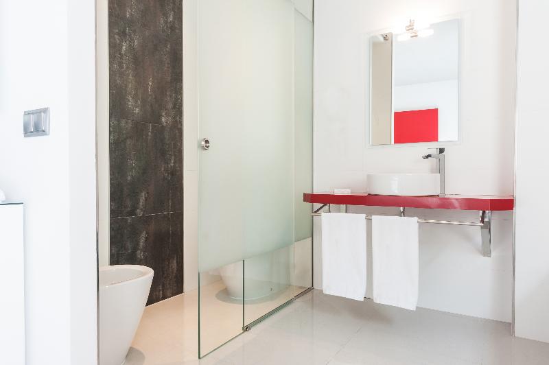 חדר דלוקס, Jimbarwana