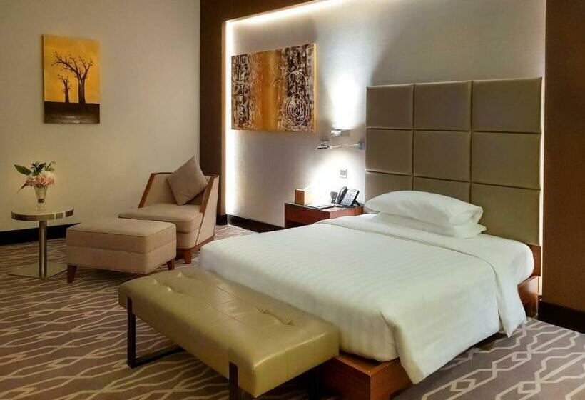 디럭스 룸, Millennium Hail