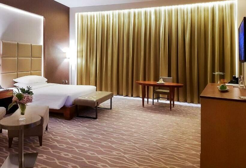 디럭스 룸, Millennium Hail