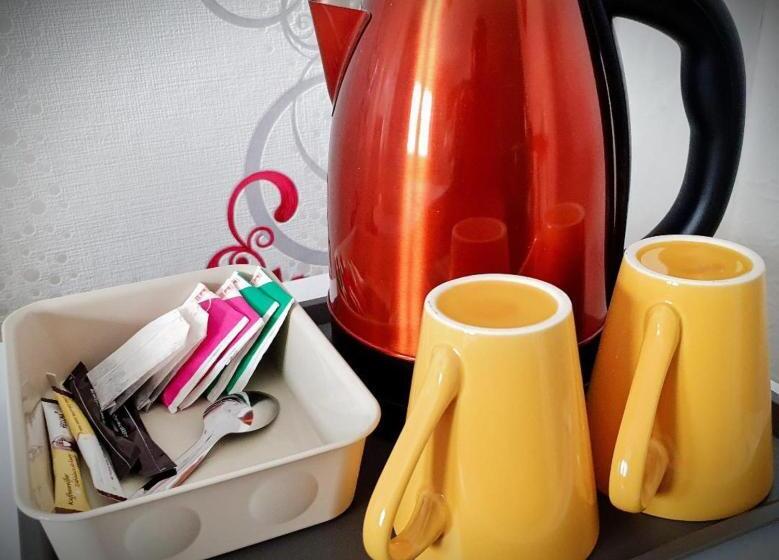 이코노미 룸, Up Diek