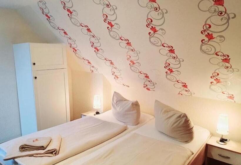 이코노미 룸, Up Diek