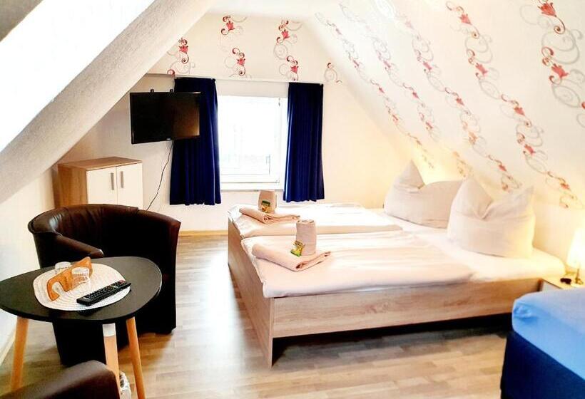 이코노미 룸, Up Diek