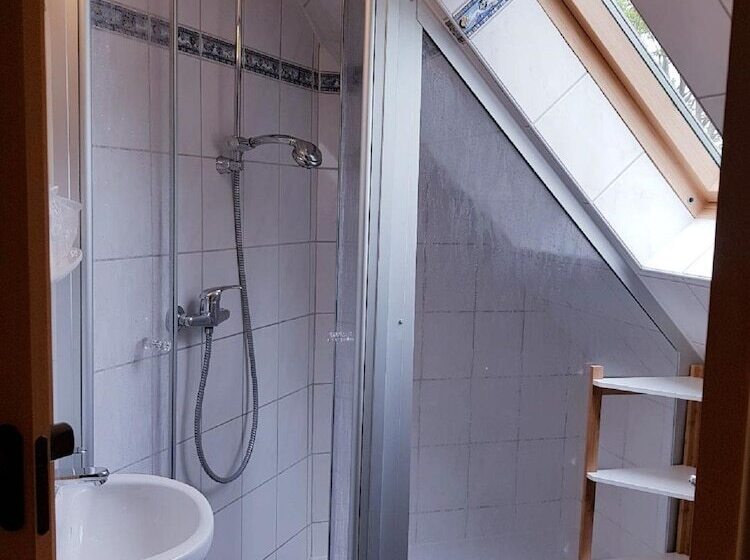 스탠다드 룸, Up Diek