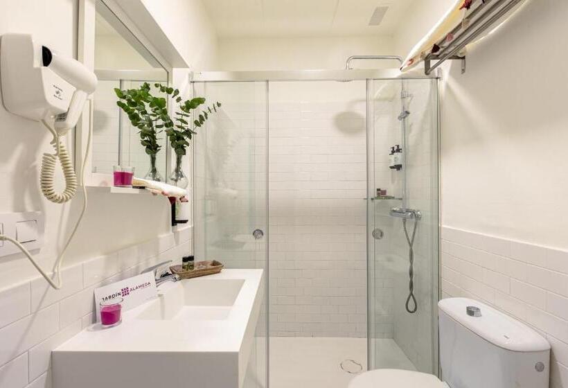 اتاق سوپریور, Nüa Alameda