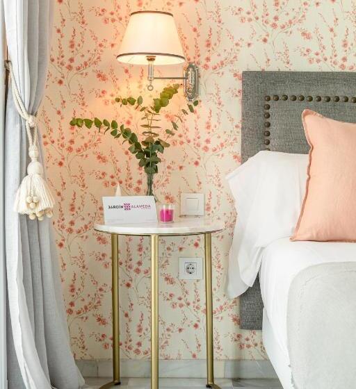 اتاق سوپریور, Nüa Alameda