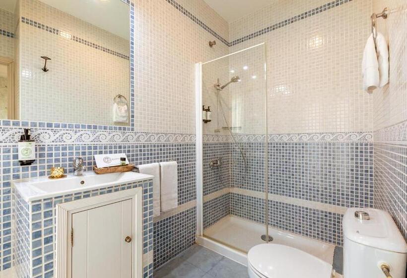 اتاق سوپریور, Nüa Alameda