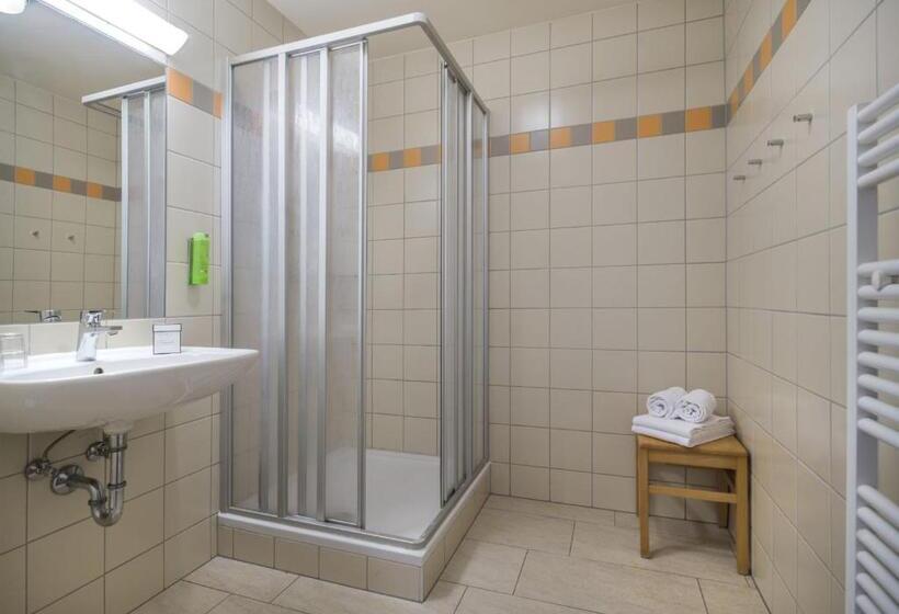 スタンダード４人部屋, Jufa Hotel Schladming