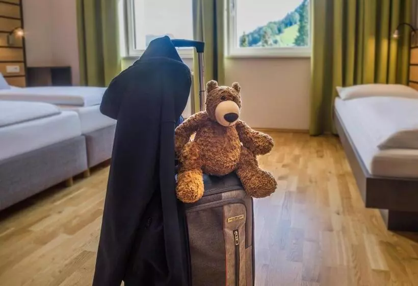スタンダード４人部屋, Jufa Hotel Schladming