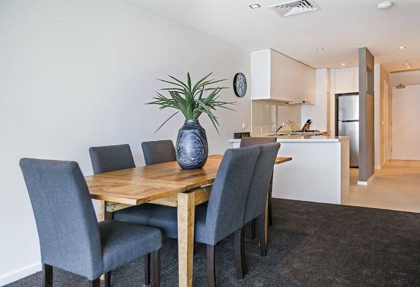 דירת שני חדרים עם מרפת, Melbourne Holiday Apartments Flinders Wharf