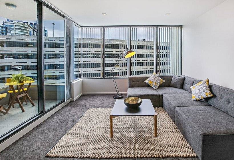 דירת שני חדרים עם מרפת, Melbourne Holiday Apartments Flinders Wharf