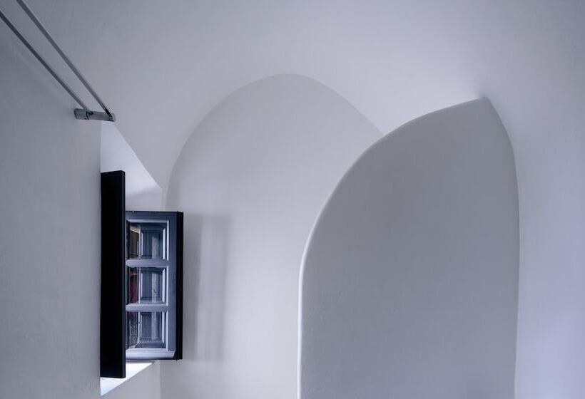 スイート, Firalia, Casa In Rock Suites